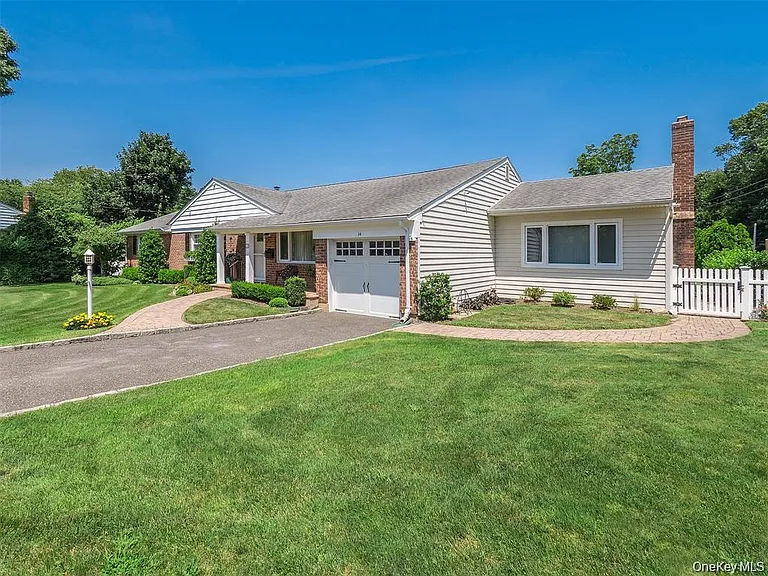 14 Harbor Ln — Photo 2