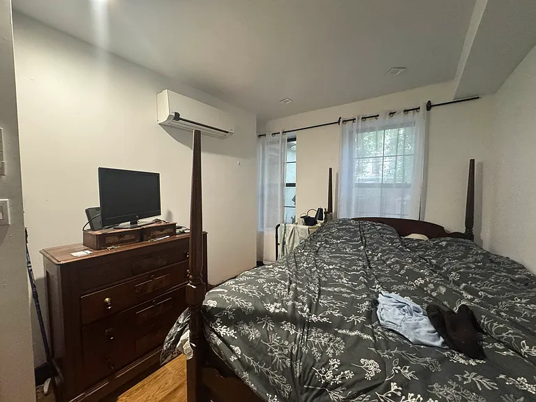 753 Putnam Ave #1 — Photo 4