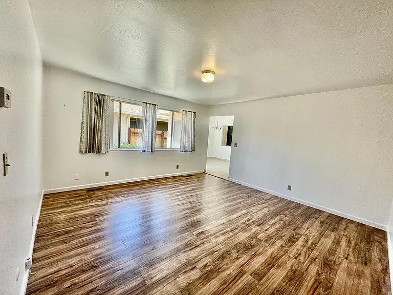 716 Muir Dr — Photo 7