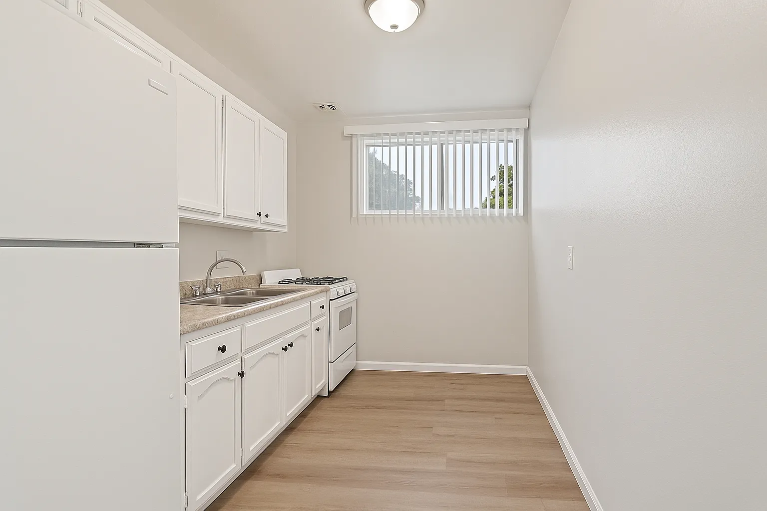 Studio, 308 sqft, $1,600 — Photo 2
