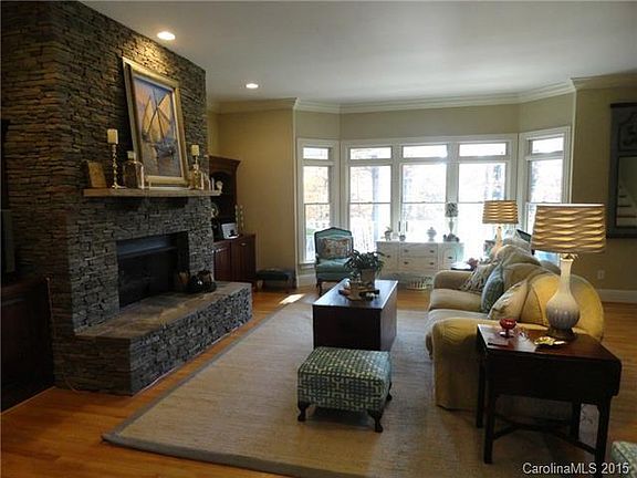 5th image of 133 Columbine Dr