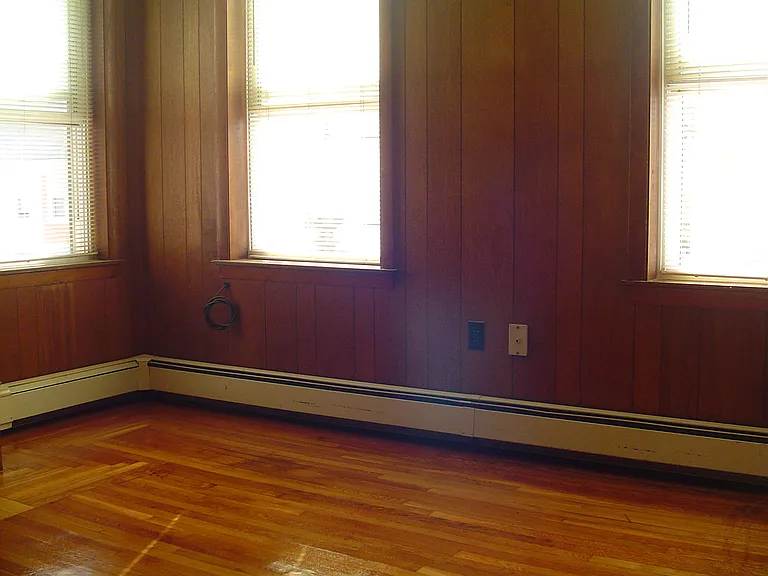 21 Havre St — Photo 3