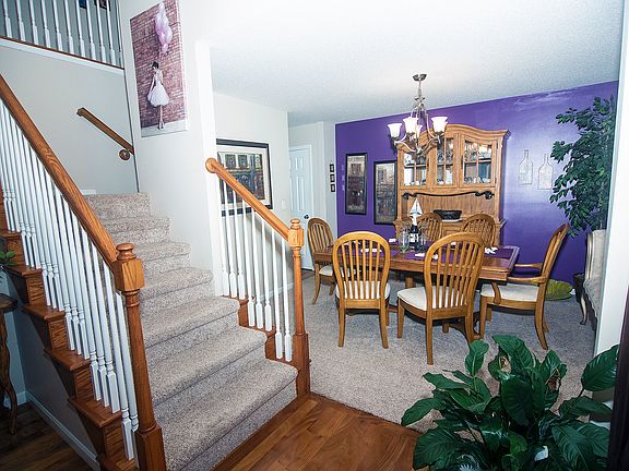 4th image of 11 Oakshire Dr W