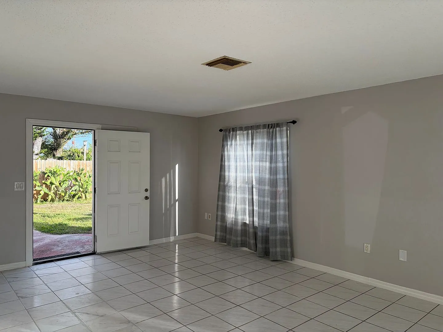 2/1 Duplex - 5219 31st St Ct E Bradenton, FL 34203 — Photo 4