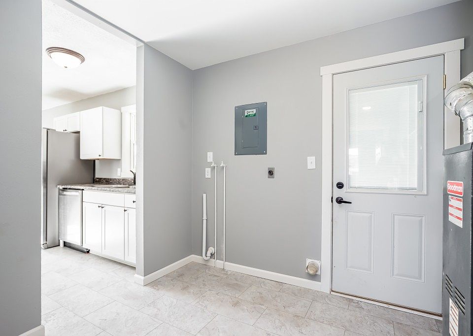 1st image of 2109 Hoefer Ave