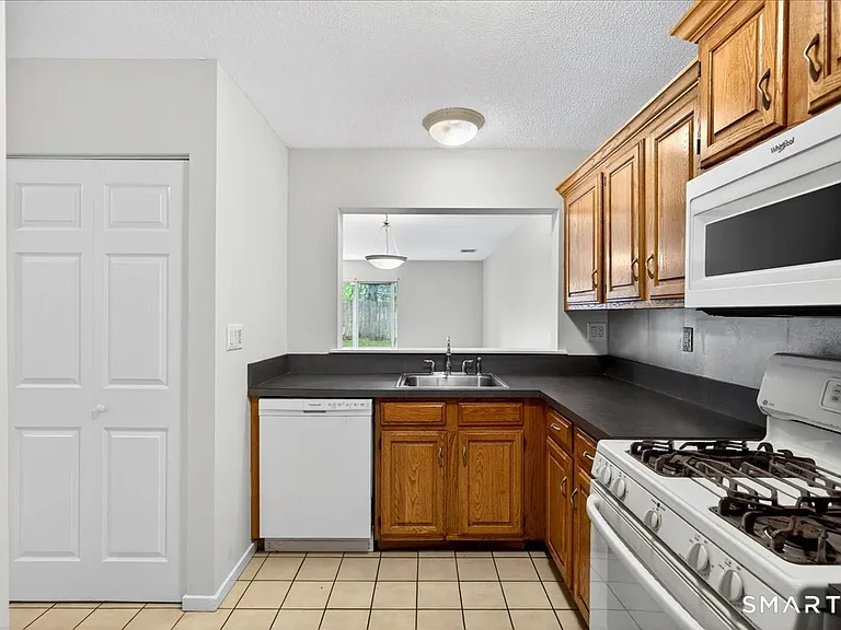 60 Coleman St #A8 — Photo 12