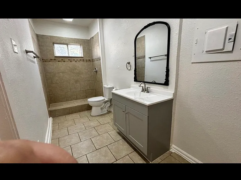 2713 Carter Ave #A — Photo 4