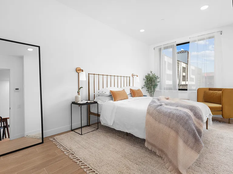 912 Broadway #3D — Photo 3