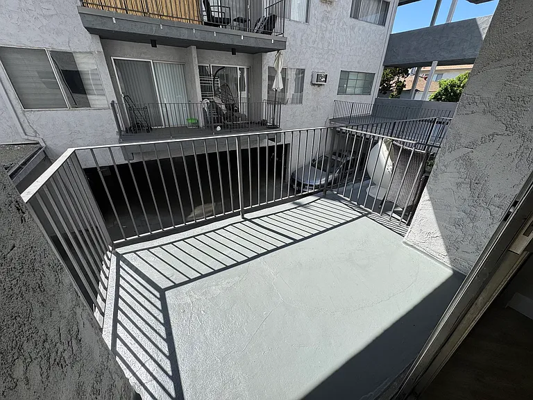 1234 N Edgemont — Photo 21
