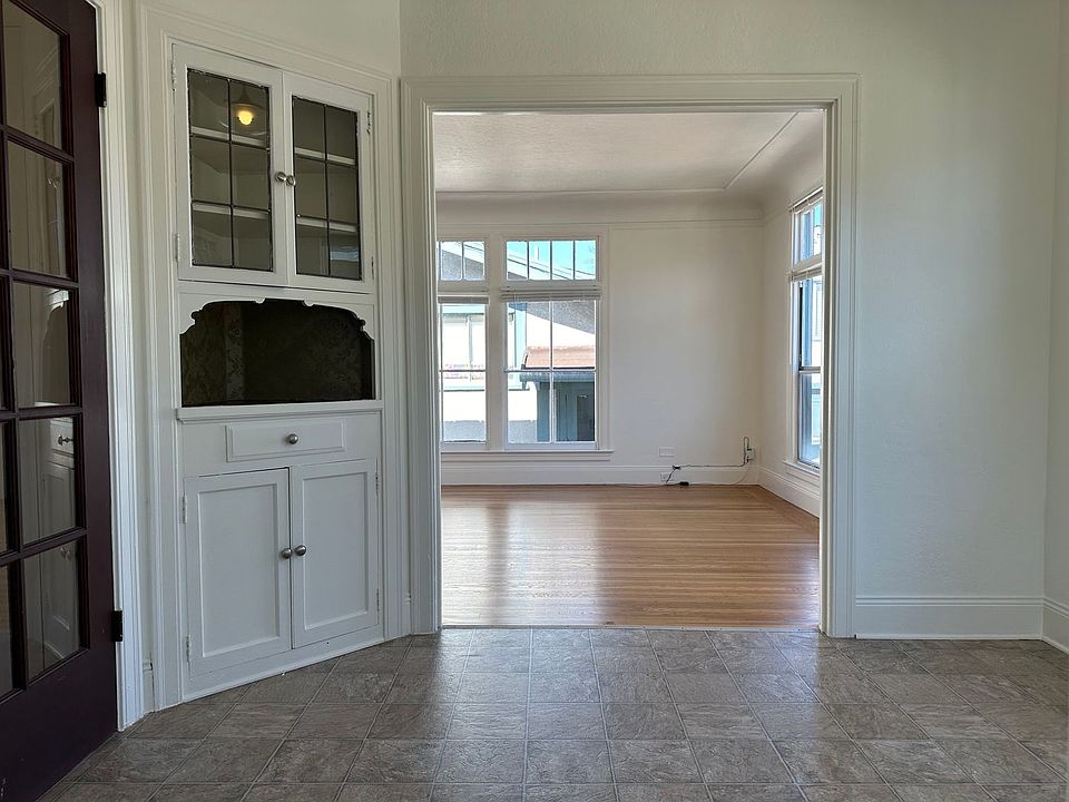 1st image of 1064-1070 45th St #1068-B