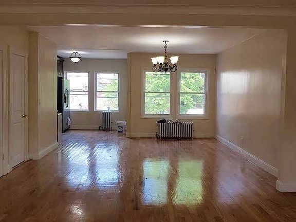 3rd image of 15618 110th Ave