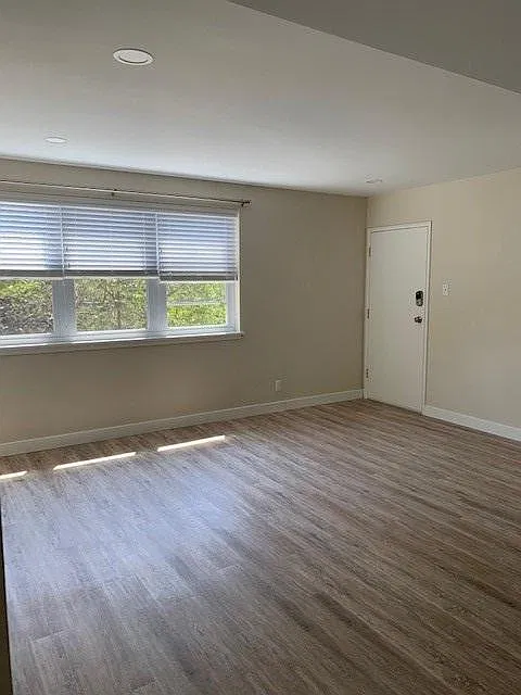 2 bed, 720 sqft, $1,095 — Photo 3