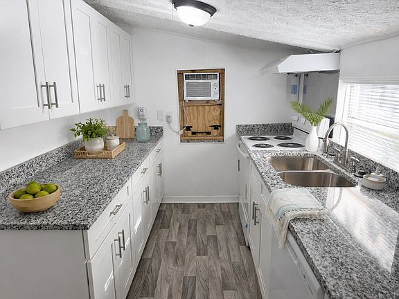 2nd image of 184 Aiken St