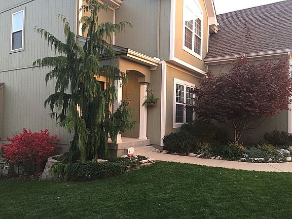 3rd image of 2228 NE 23rd St