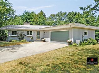 7595 N Gleneagle Dr, Kalamazoo, MI 49048