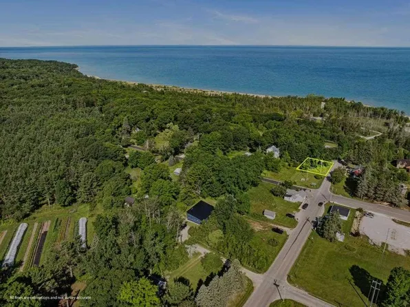 N Lot Bluff Ter, Harbor Springs, MI 49740