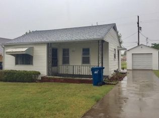 1215 Olive St, Carthage, MO 64836