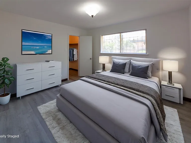 8826 Roos Rd — Photo 23