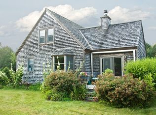 34 Looks Pond Way, West Tisbury, MA 02575