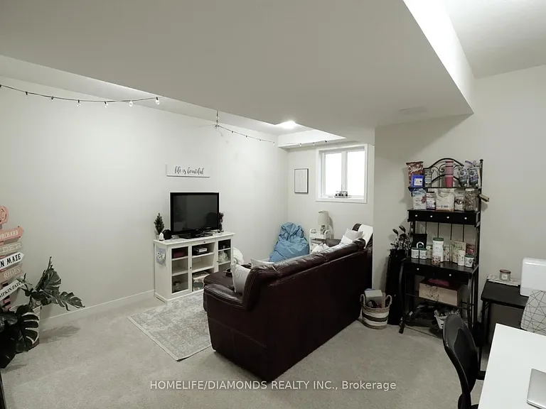 985 West Village Sq — Photo 25