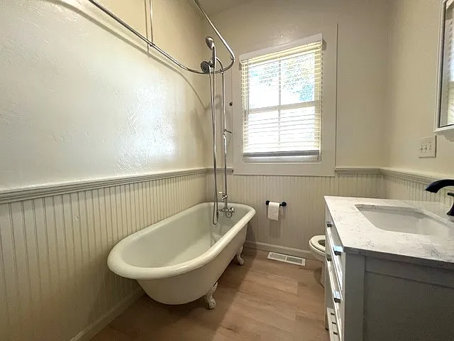 1387 Barlow Ln — Photo 6