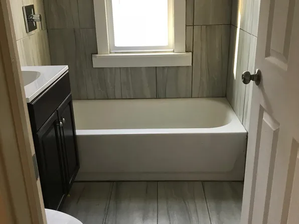 30 Cortland St, Springfield, MA 01109