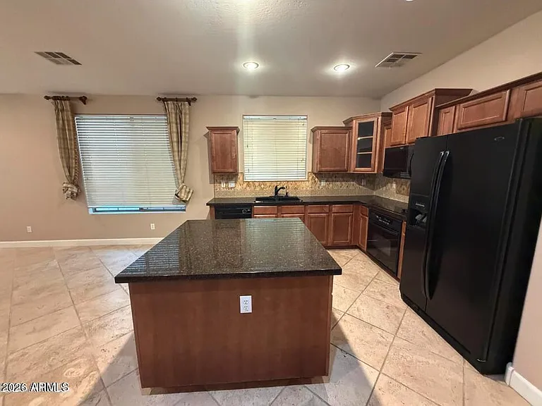 421 W Wisteria Pl — Photo 15