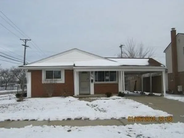 14300 Elgin Ave, Oak Park, MI 48237