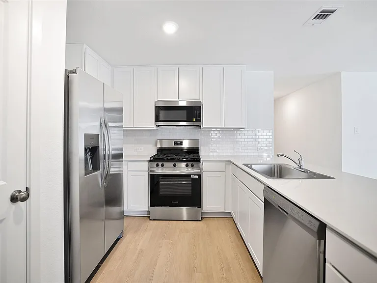 245 Douglas Hills Dr — Photo 14