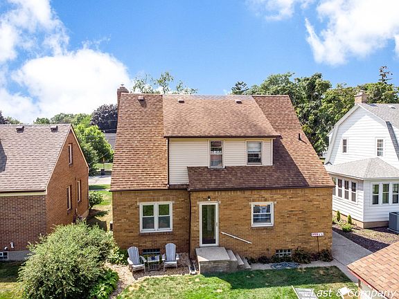 4th image of 2220 College Ave SE