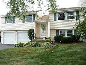 1st image of 270 Oakbrook Dr