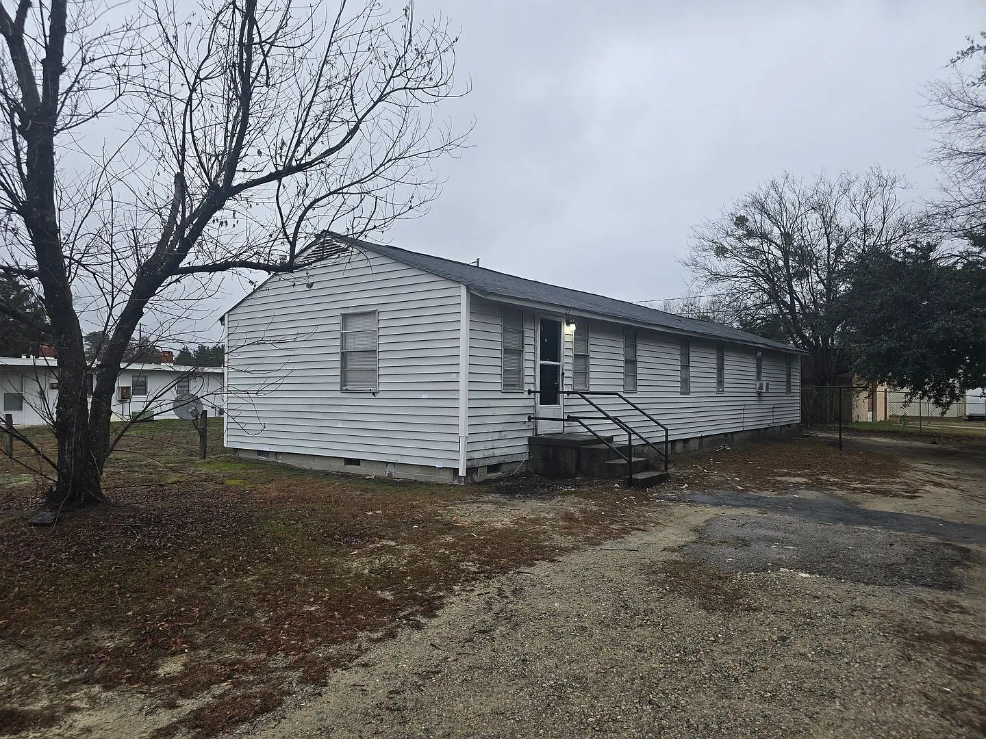 2 Bed 1 bath duplex right across from Midlands Tech — Photo 1