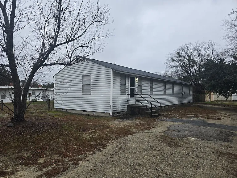 69 Lexington Dr E #1 — Photo 1