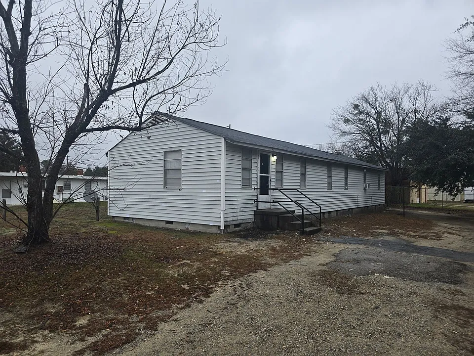 69 Lexington Dr E #1