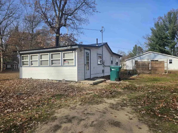 5223 E Cranberry Lake Rd, Harrison, MI 48625