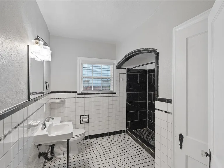 4337 Jefferson St #1 — Photo 9