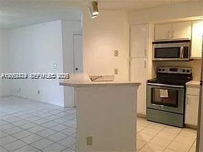 Coral Key Condo — Photo 3