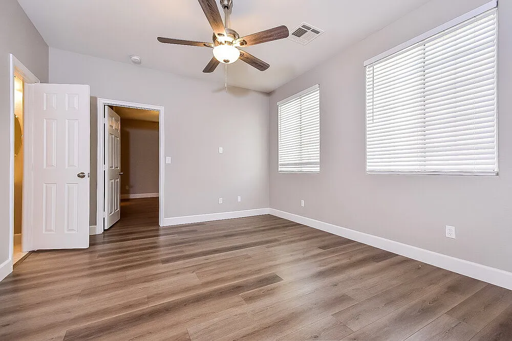 3 bed, 2.5 bath, 1453 sqft, $2,085 — Photo 4