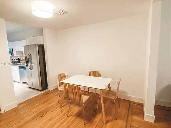 4th image of 2905 Sheridan Ave Unit 5