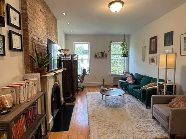 147 East 61st Street image 1 of 8