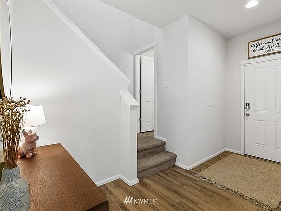 2nd image of 10566 190th St E