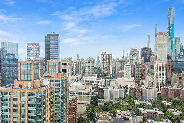 Rented by Nest Seekers International | media 55