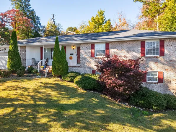 1203 Forest Green Dr, Chattanooga, TN 37412