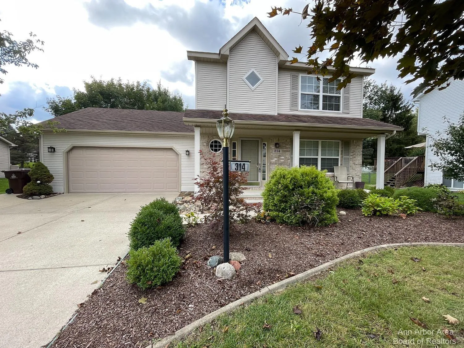 314 Brentwood Dr photo 1