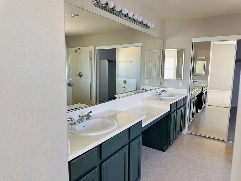 2403 Clemente Ln — Photo 40