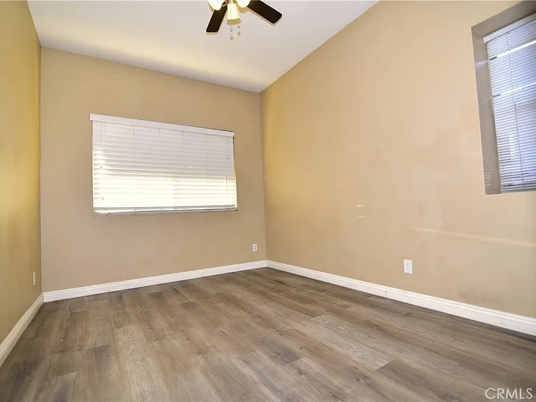 2090 Villa Del Lago Dr #B — Photo 20