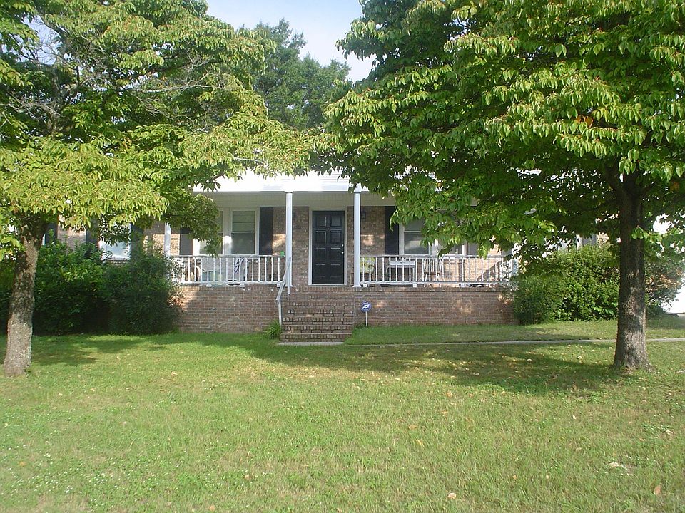 Bella Dogwood estate