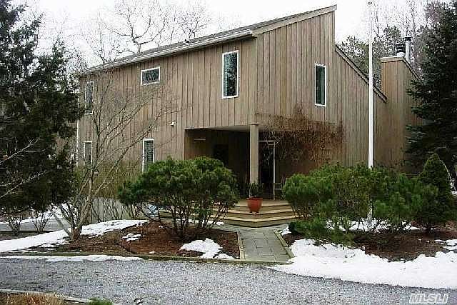 1st image of 13 Woodview Way