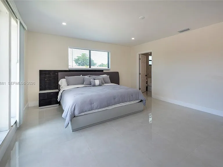 4700 McKinley St — Photo 13