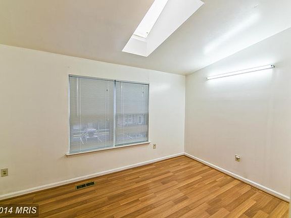 4th image of 2868 Lester Lee Ct